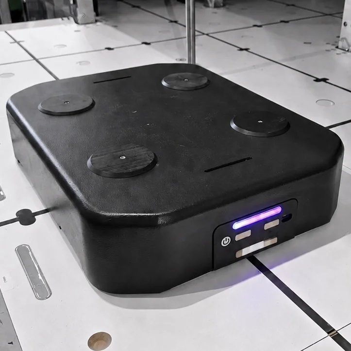 NoyesStorage Bot im Lager